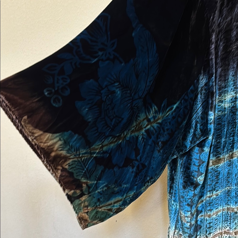 Citron Multicolor Velvet Kimono Robe - Picture 7 of 14